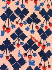 画像2: 【3月の期間限定】木下恵の手ぬぐい　いちご畑 ぴんく (2)