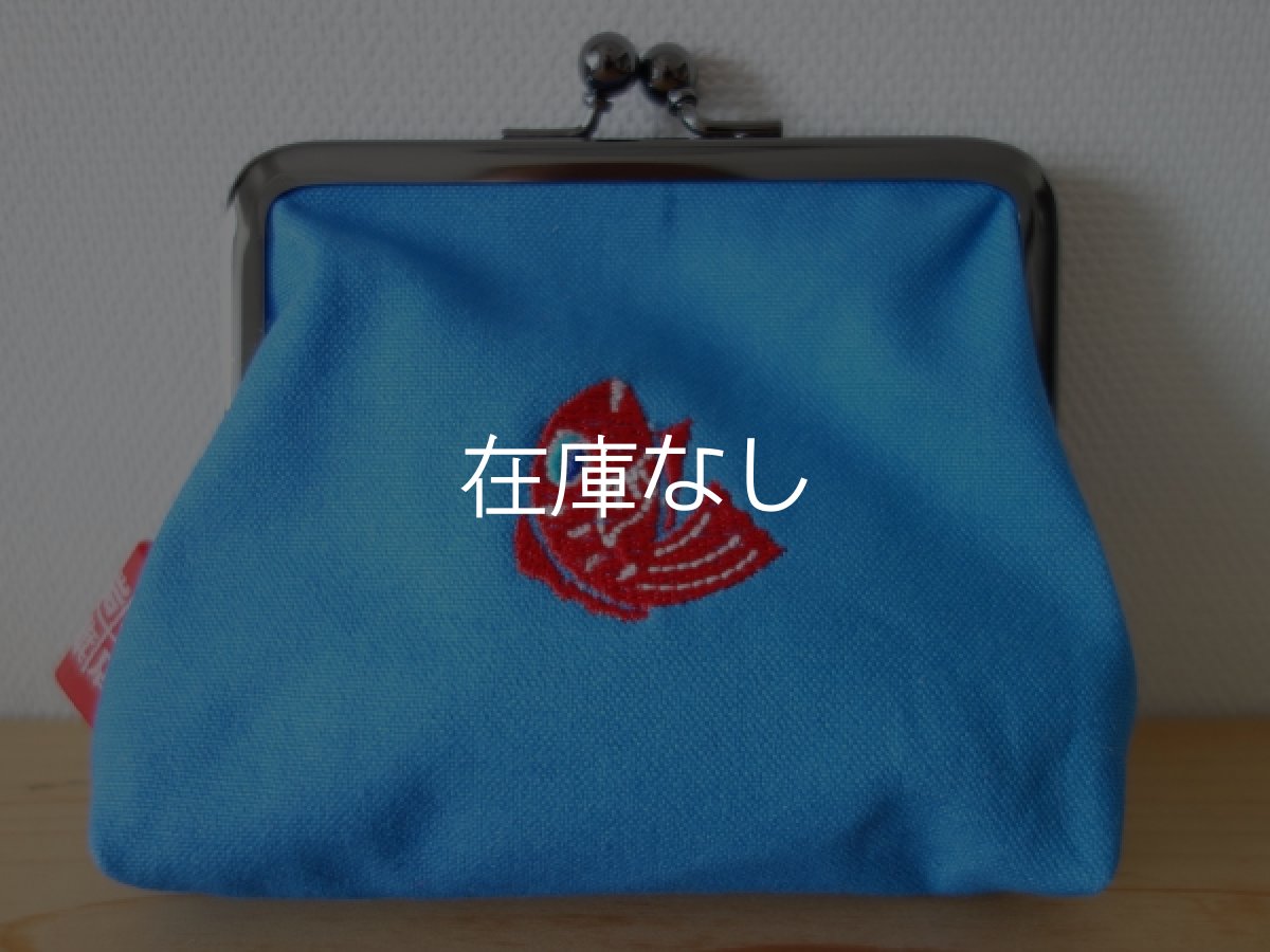 画像1: 岩川旗店のがま口　鯛刺繍 青 (1)