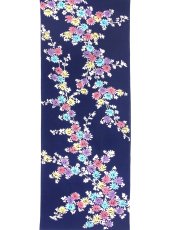 画像2:  【期間限定、7月7日20時〜販売開始】 注染工房の手ぬぐい　しだれ小花 紺地 (2)