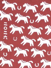 画像1: 【数量限定、12月7日20時〜販売開始】越後亀紺屋の2026年干支「午」手ぬぐい　馬が合う 小豆色 (1)